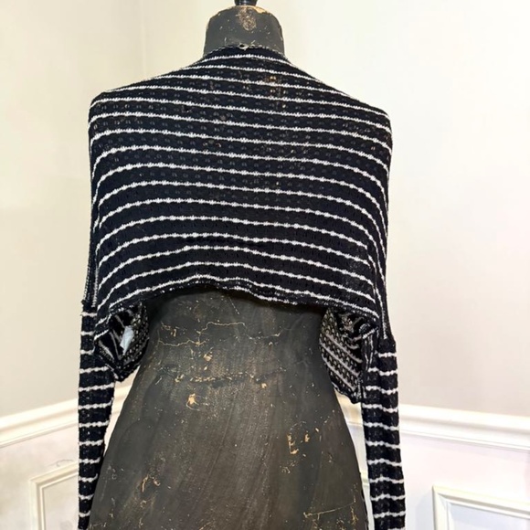 Soprano knit crop top size Medium - Picture 4 of 8